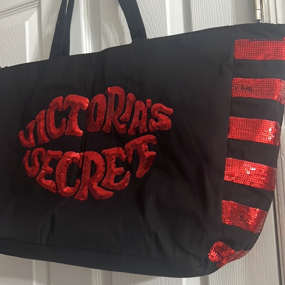 Victorias secrete tote bag beach bag red sequins cute black and red tote bag.nwt - Picture 4 of 16